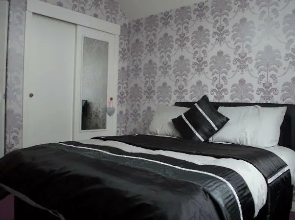 Apartment Modern 2 Bedroom Apartement Edinburgh United Kingdom
